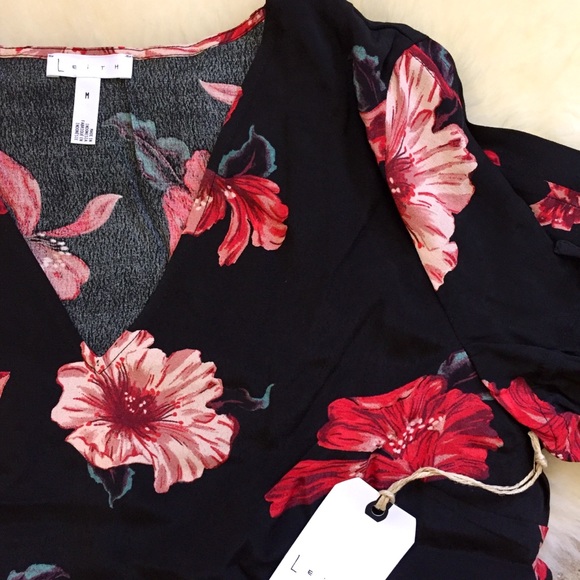 Leith Floral Tie Bell Sleeve Top - Picture 4 of 8